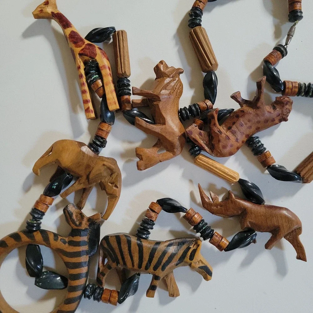Hand Carved Wood Safari Animal Bead Necklace 30‎ Inch Zebra Giraffe Goblincore